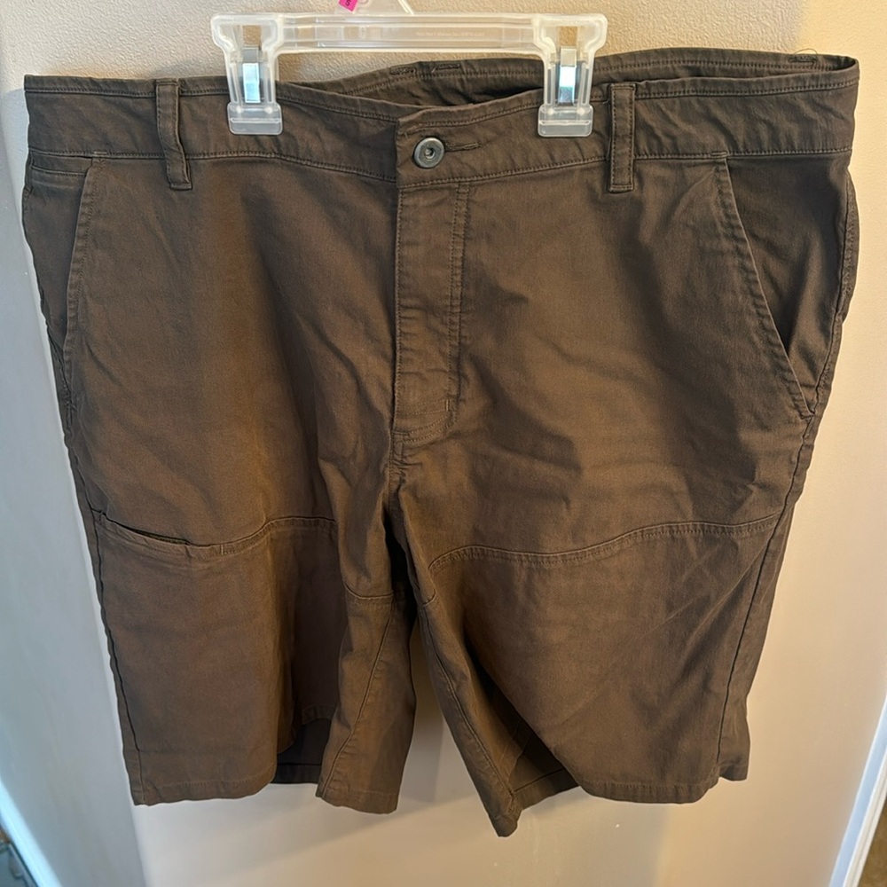 Mountain Hardwear men’s shorts